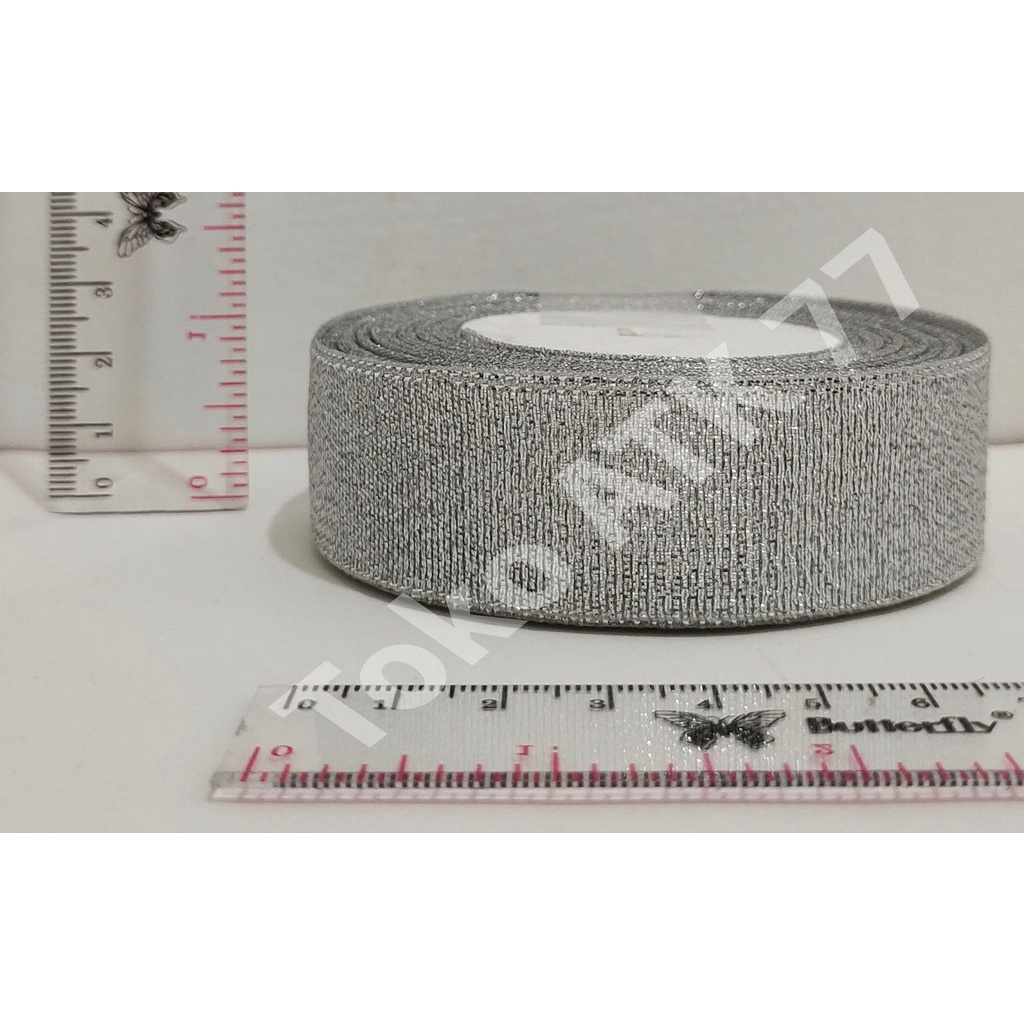

Pita Kado Kain Metalic Metalik Silver Perak 1" satu inch READY STOCK