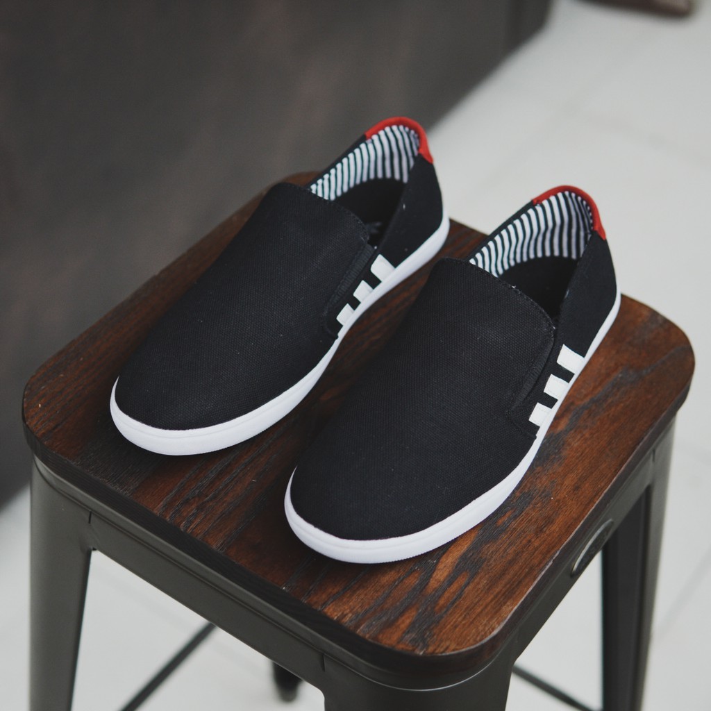 SSR Footwear - Sepatu Pria Adidas D3p Hitam Slip On Casual Santai Kerja Murah Keren Terbaru