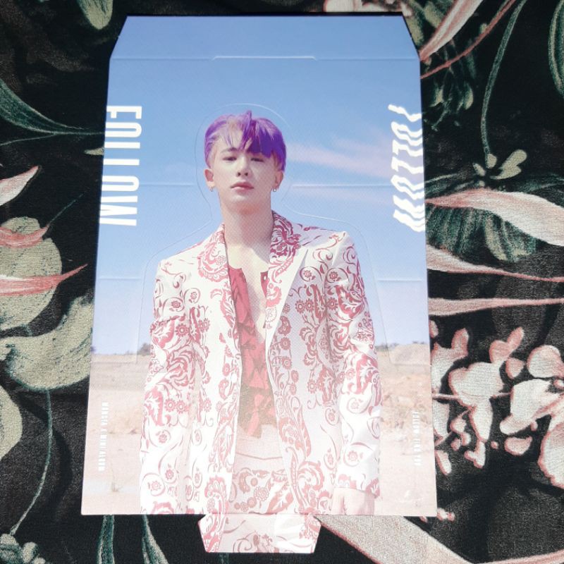 wonho standee