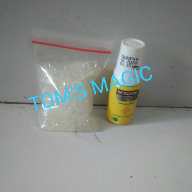 TEA TO WATER ( merubah warna air teh menjadi bening )