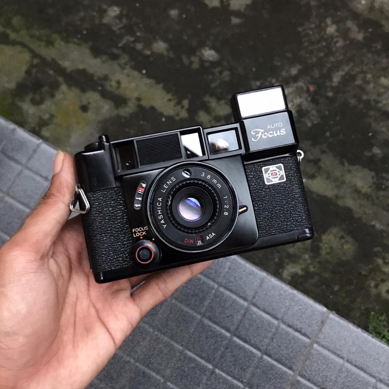 KAMERA ANALOG YASHICA AUTO FOCUS KAMERA JADUL ROLLFILM 35MM KODAK FUJIFILM