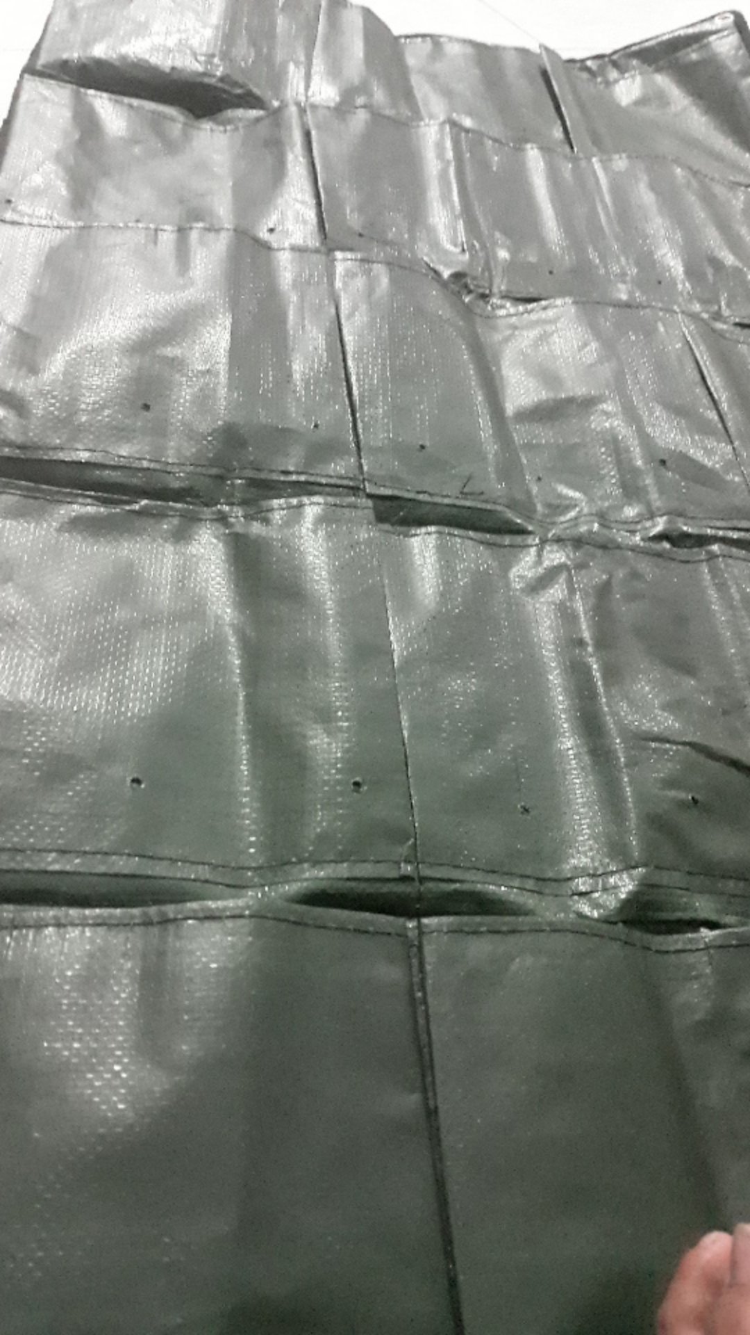 Wall Planter 15 Kantong (vertical)