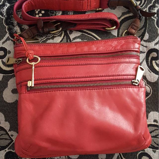 Fossil explorer crossbody red