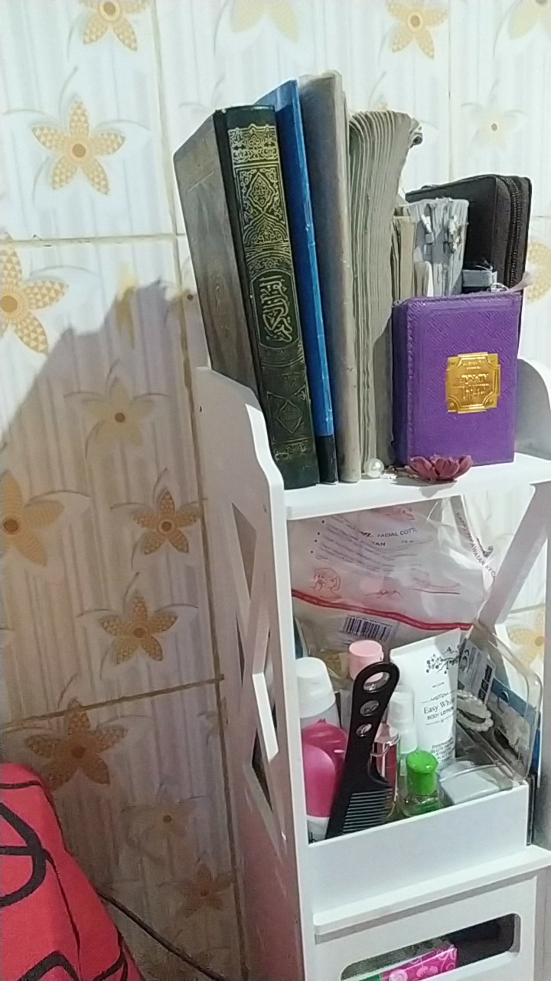 Lemari Kamar Mandi Model Minimalis Furniture Rak Shampo Sabun Handuk