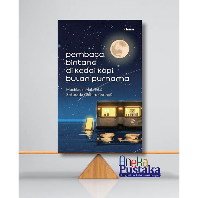 Pembaca bintang di kedai kopi bulan purnama