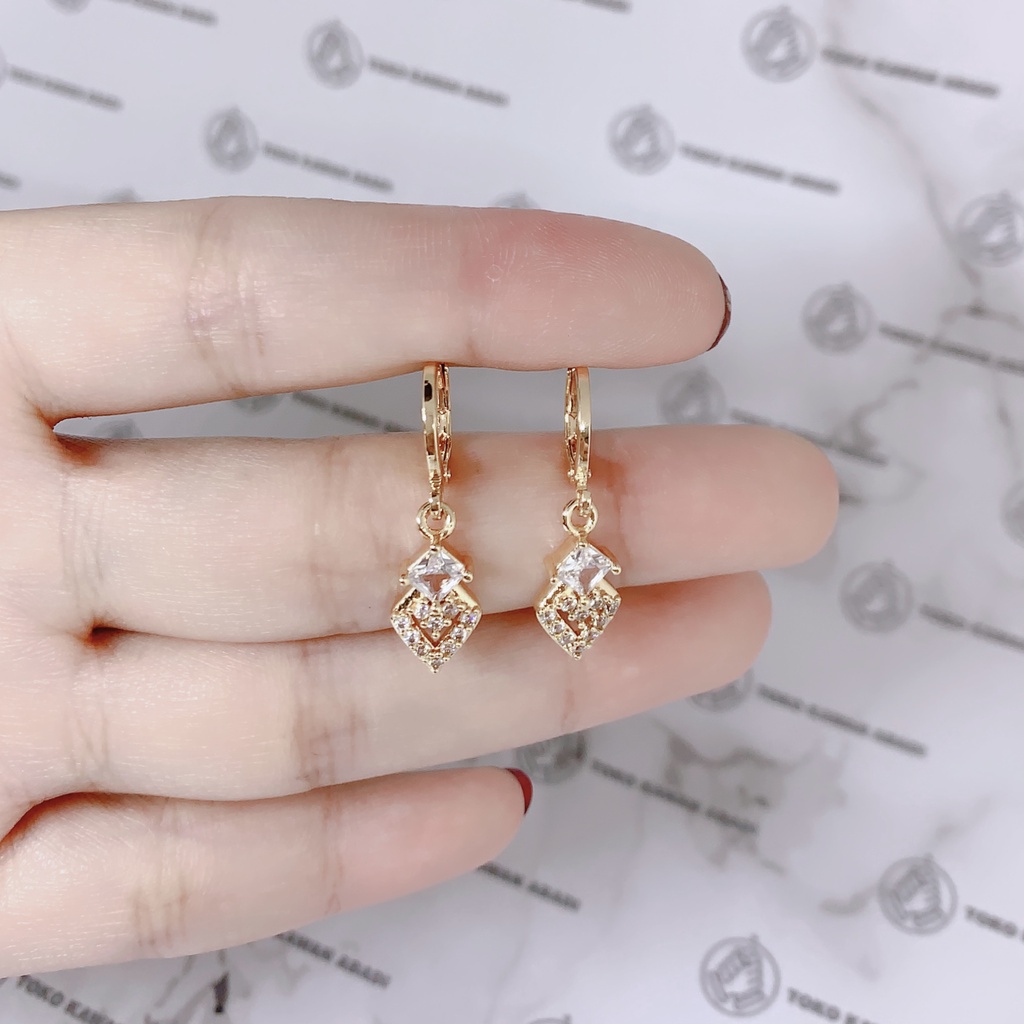 Anting Xuping Gold Perhiasan Fashion Wanita Model Clip lapis Warna Emas *33