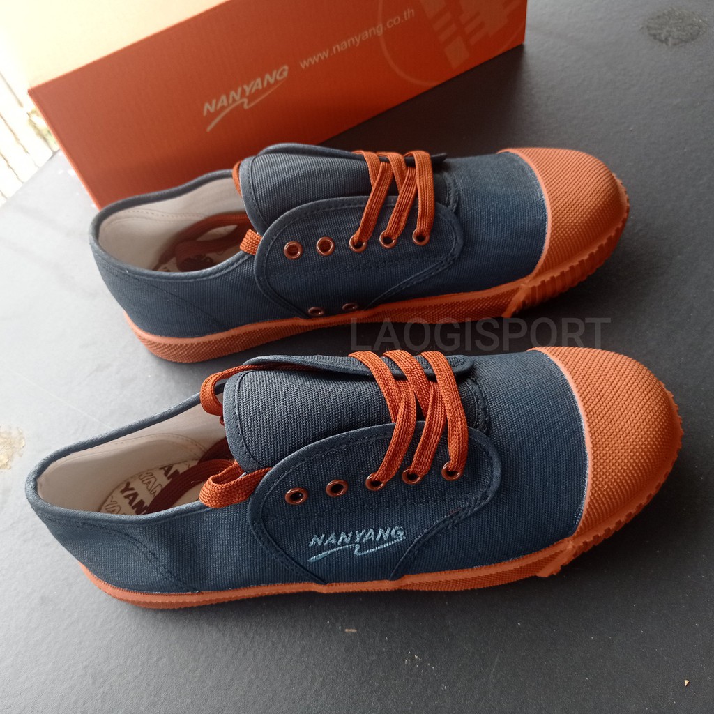 TAKRAW SEPATU NANYANG MOTIF COKLAT ABU ROKOKK