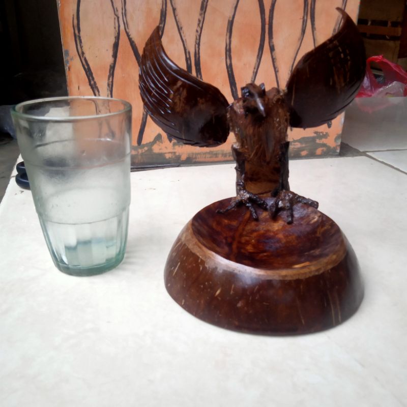 asbak/wadah terbuka dari batok kelapa tua unik jadul natural dan alami etnik