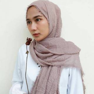 Premium scarf PASHMINA  CRINKLE  rawis arabian shawl  hijab 