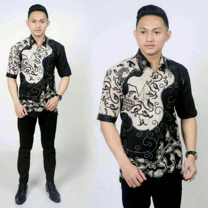 Kemeja Batik Pria Lengan Pendek Motif Hitam Manis