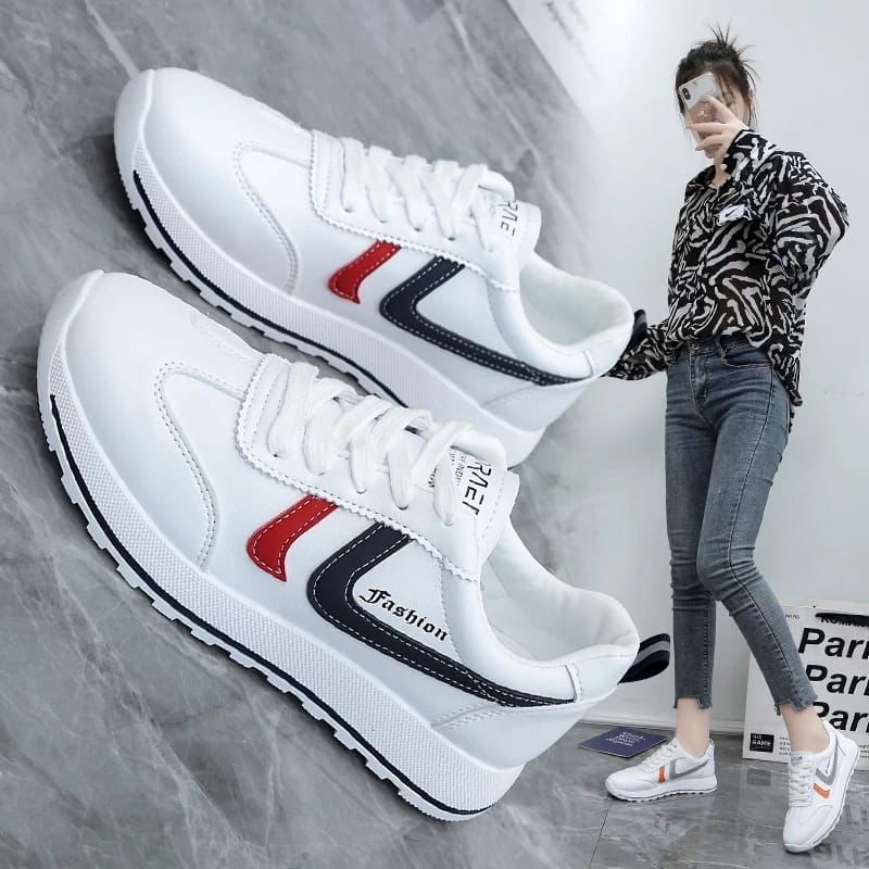 sepatu sneakers wanita model santai fashion