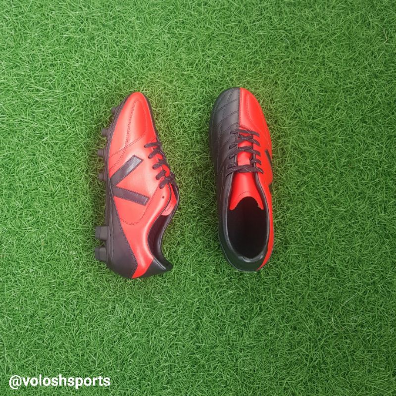 Sepatu Bola Volosh Anexa Merah Hitam
