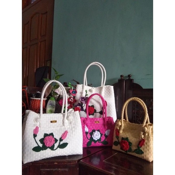 tas anyaman patty s bahan jally motif bunga rajut