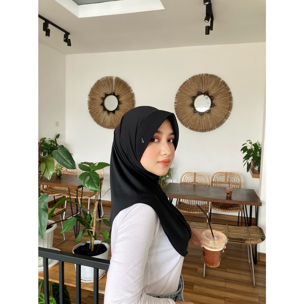 Hamidah - Hijab Bergo Hamidah Size M by Hamidah
