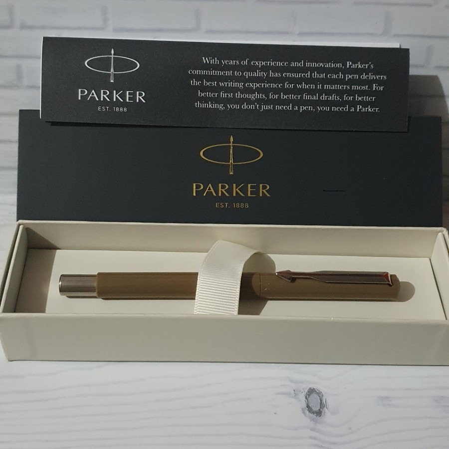 

PS-Pulpen Parker Vektor Standar Bronze Roller Ball (Body Plastik)