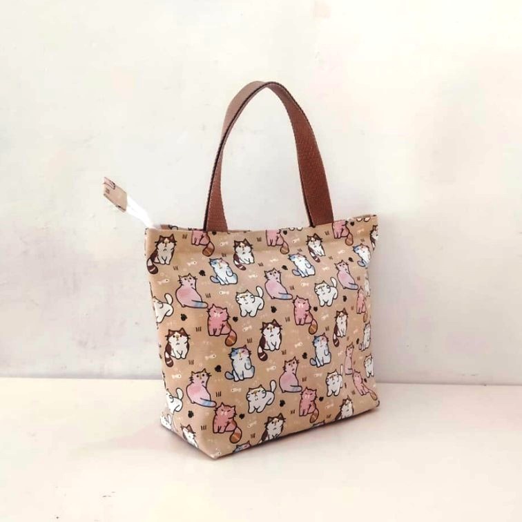 TAS KANVAS HANDBAG KANVAS BESAR MOTIF KUCING KREM. Riens Collections