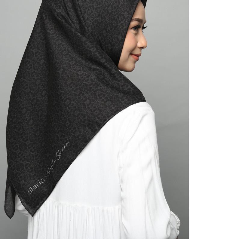 ♩ Diario X Nagita Slavina - Hijab Wanita Winter Plain Scarf Voal Pirate Black ✴
