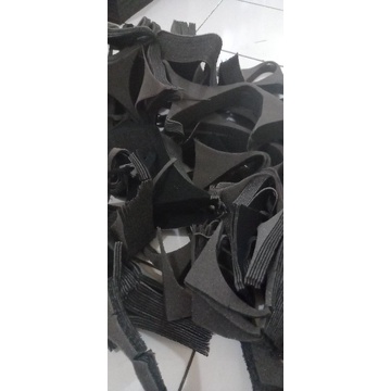 kain perca kiloan sisa2 potongan kain tempel busa kiloan buat samsak,tambah isi bantal,isi boneka,is