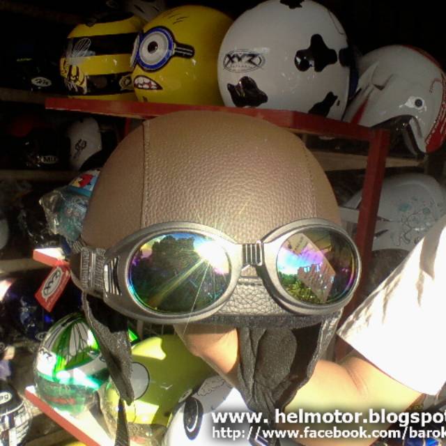Helm Vespa Kulit Coklat
