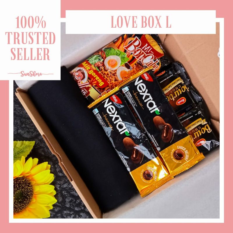 

Love Box L || SnackBox+Jilbab Black Series || by Keranjang Gift