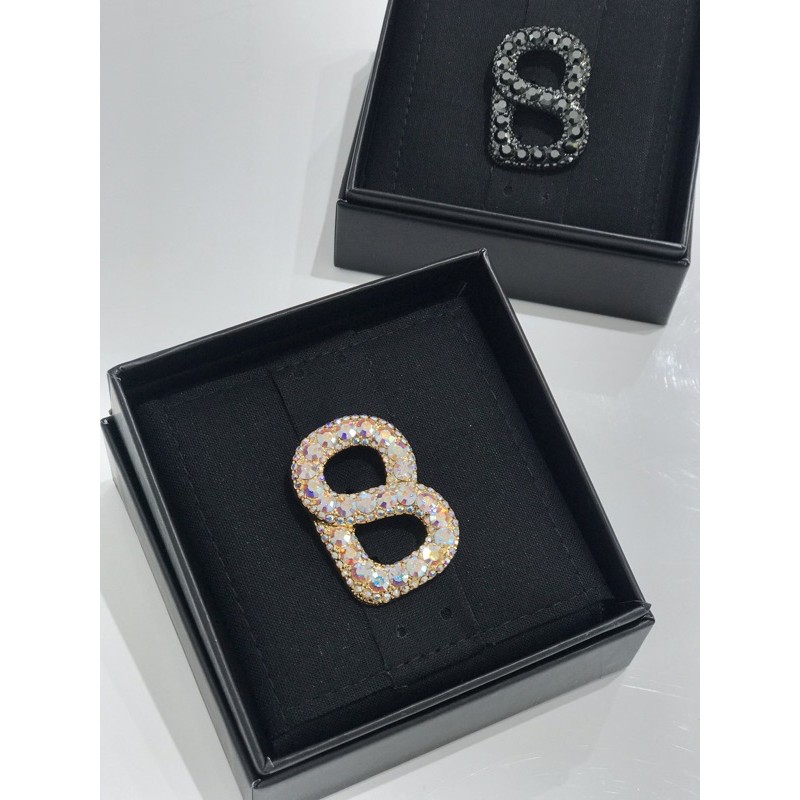 Buttonscarves - Luxe Signature Gleaming Brooch