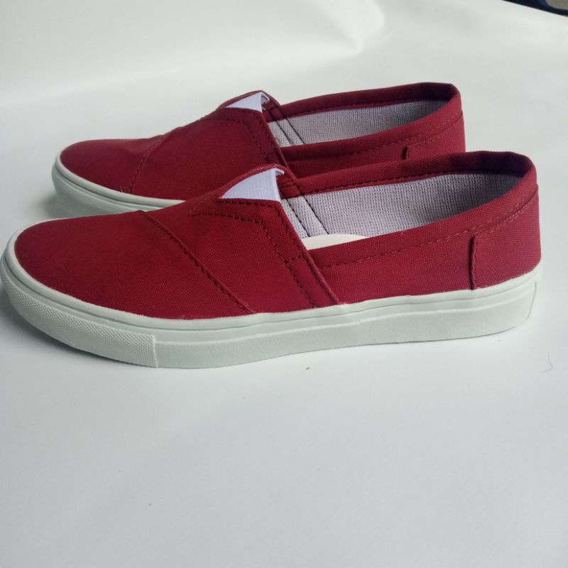 spatu pria casual slip on wakai spatu terbaru 2022 spatu hitam merah marun spatu sneakers wanita