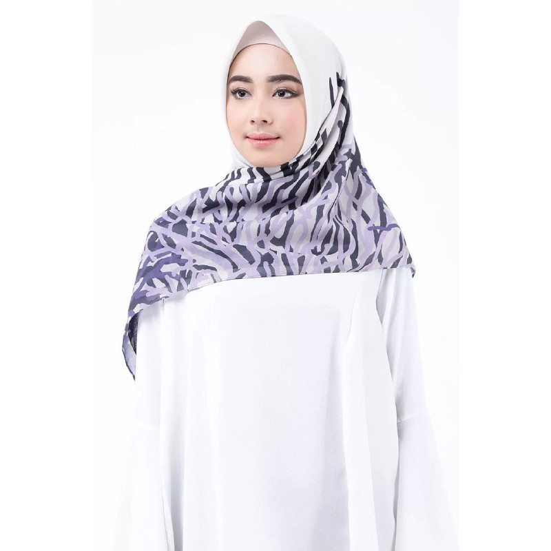 Meccanism Scarf Voal Maya Purple Hijab Jibab Segi empat by Zaskia Mecca Meccanism