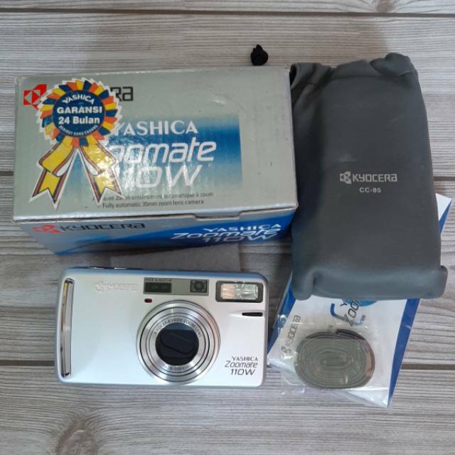 Kamera Analog Yashica Zoomate 110W
