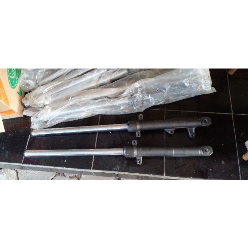 shock depan cbr150r L/R new original
