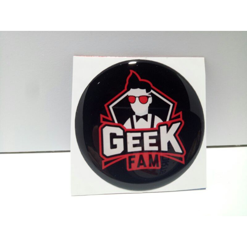 

Stiker timbul resin lentur logo Geek Fam