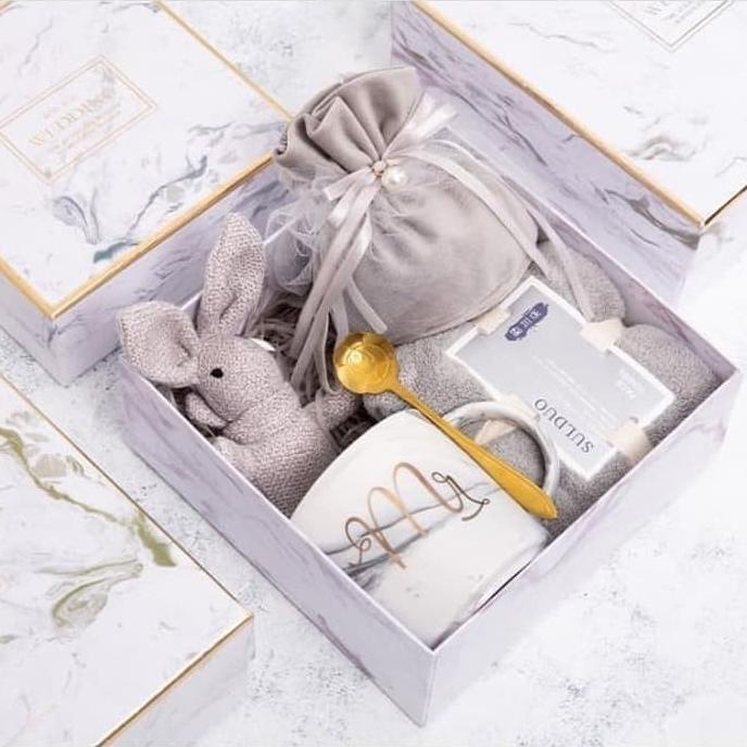 

TERBARUU!! Paket Hampers Gift / Hampers Sovenir Wedding Unik COD