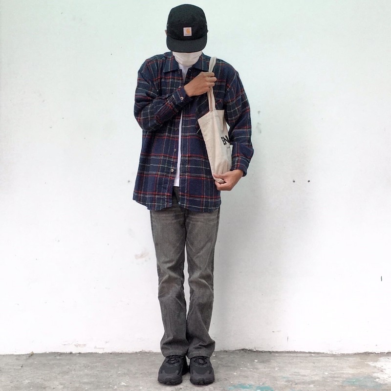 kemeja outer flannel bahan wool dua saku motif vintage gelap
