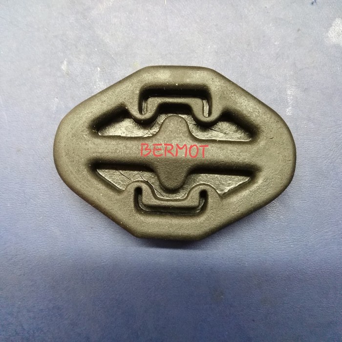 GANTUNGAN KNALPOT TENGAH BMW E36