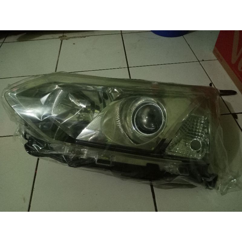 lampu depan headlamp avanza veloz 2016 2017