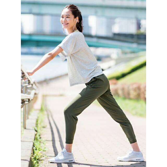 uniqlo ultra stretch active ankle length pants