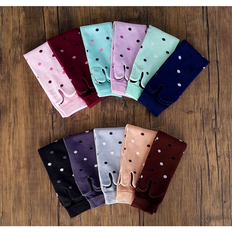 KAOS KAKI JARI JEMPOL NILON WANITA MOTIF MUSLIMAH POLKADOT DEWASA TELAPAK HITAM-2