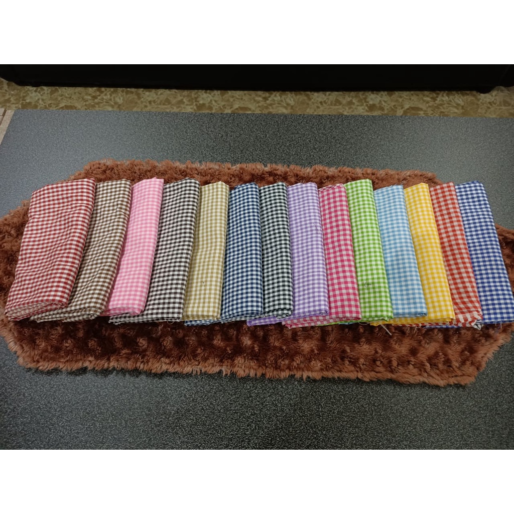 Kain Kotak Kotak Perak