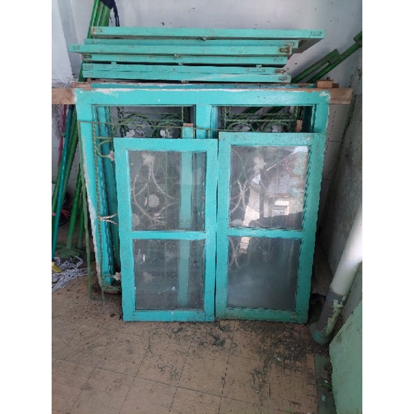 jendela kayu jati doble dengan kaca