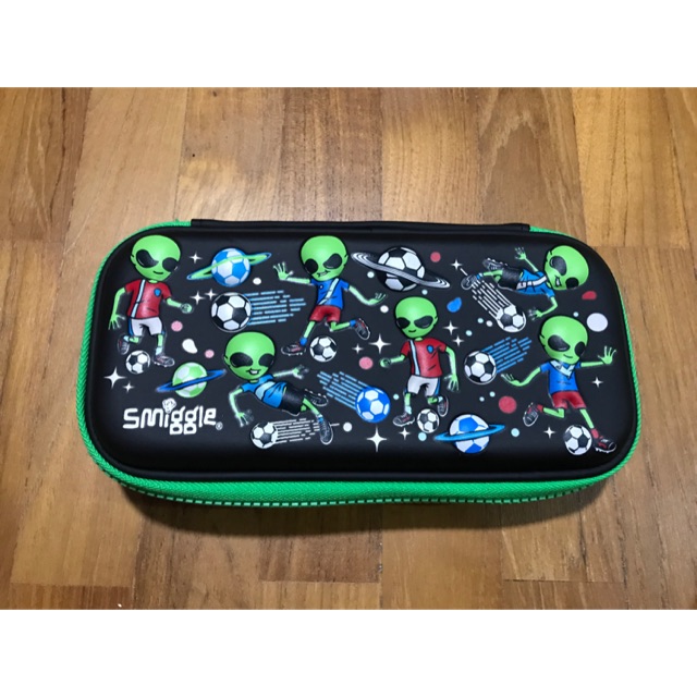 

Smiggle Original Alien pencil case