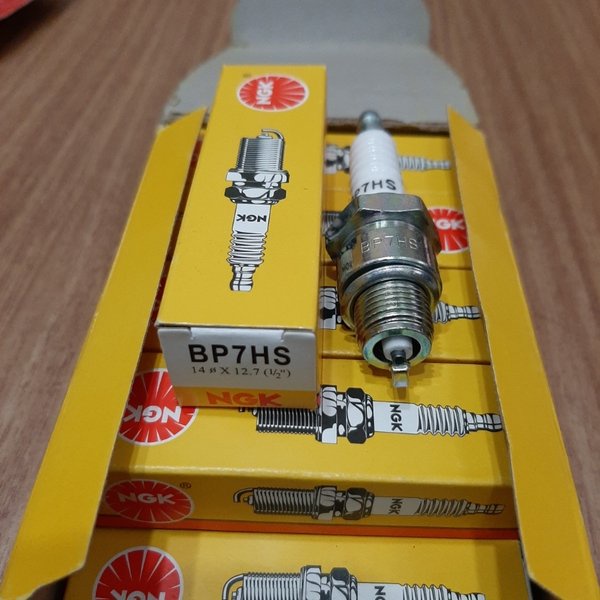 BUSI NGK BP7HS