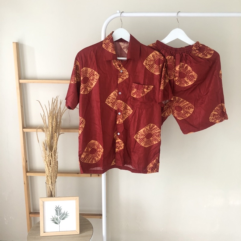 hirafa - One Set Setelan Atas Bawah Full Kancing / Baju Santai Tie Dye / Baju Wanita Pria-Shibori - Merah