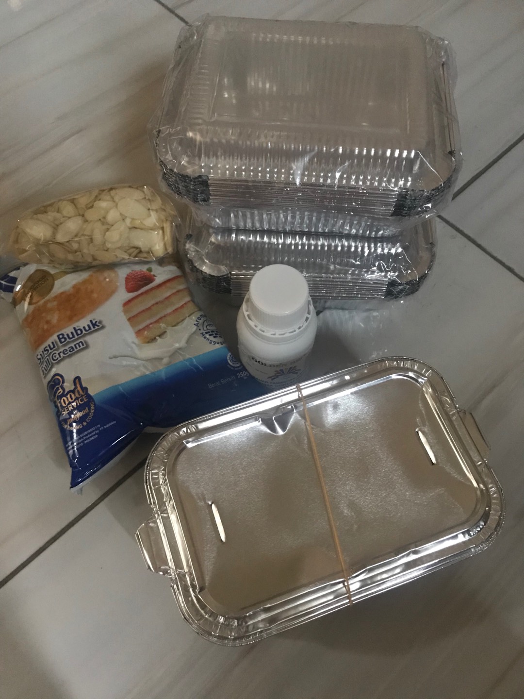 Tempat Makan Aluminium Foil Pesawat Ax350 + Tutup Per 10