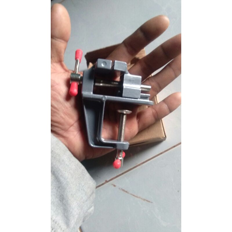 Tanggem / ragum mini meja