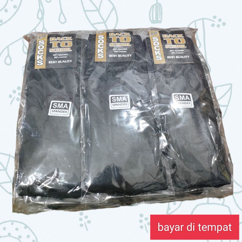 kaus kaki hitam polos terbuat bahan katun lembut di kaki ngak bauk