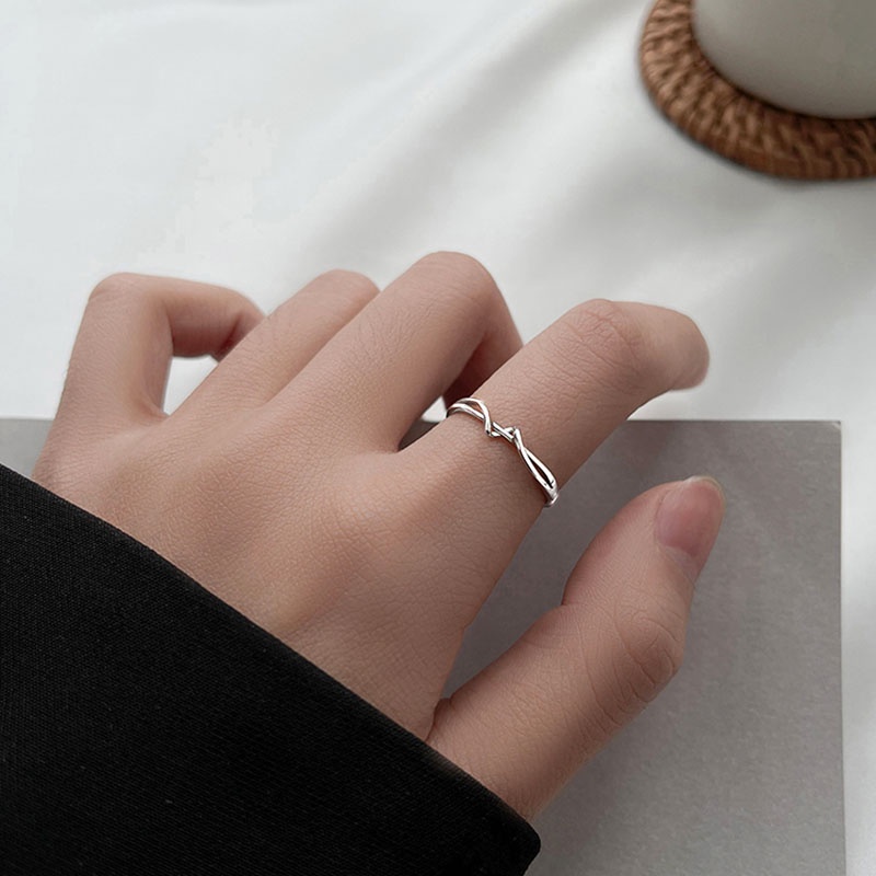 Cincin Model Terbuka Desain Gelombang Warna Silver Untuk Wanita