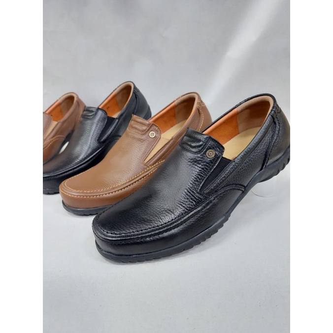 Scorpion -- Sepatu Slip On Kulit Untuk Pria -- S8123 Toko.Ryeon