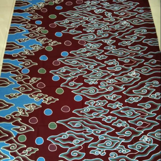 Batik mega mendung tulis