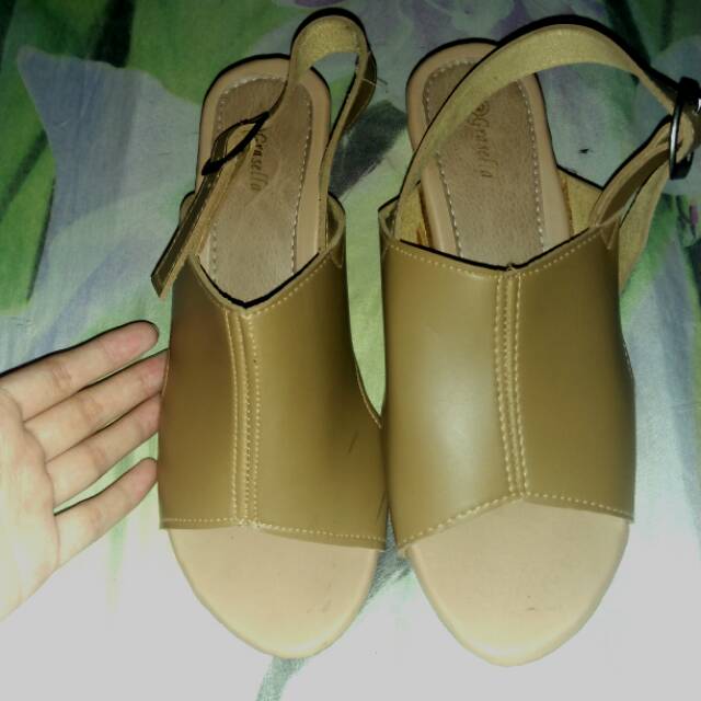 preloved wedges