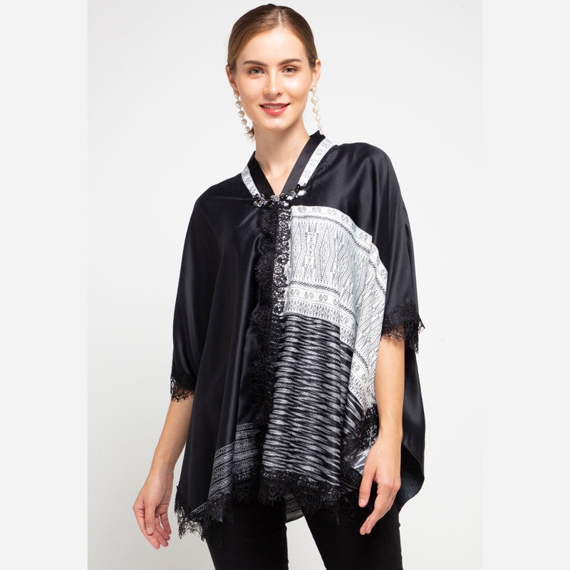 LUIRE by Raden Sirait FM Stali Maxmara Ulos Pucca Wanita