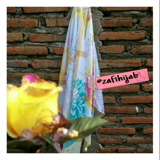 Jilbab Segiempat Satin Silk (Tokyo Silk Dafanya)